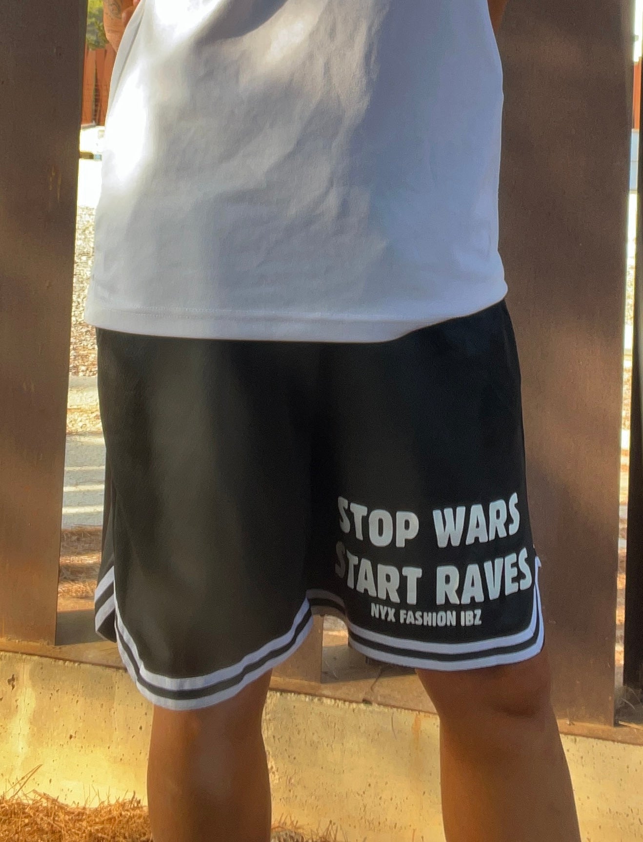 Shorts basket deportivos de hombre largos Stop Wars Start Raves