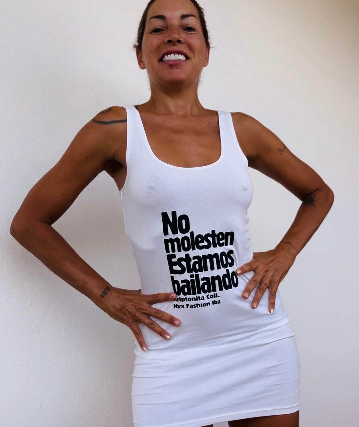 vestido blanco No molesten estamos bailando Kriptonita Coll