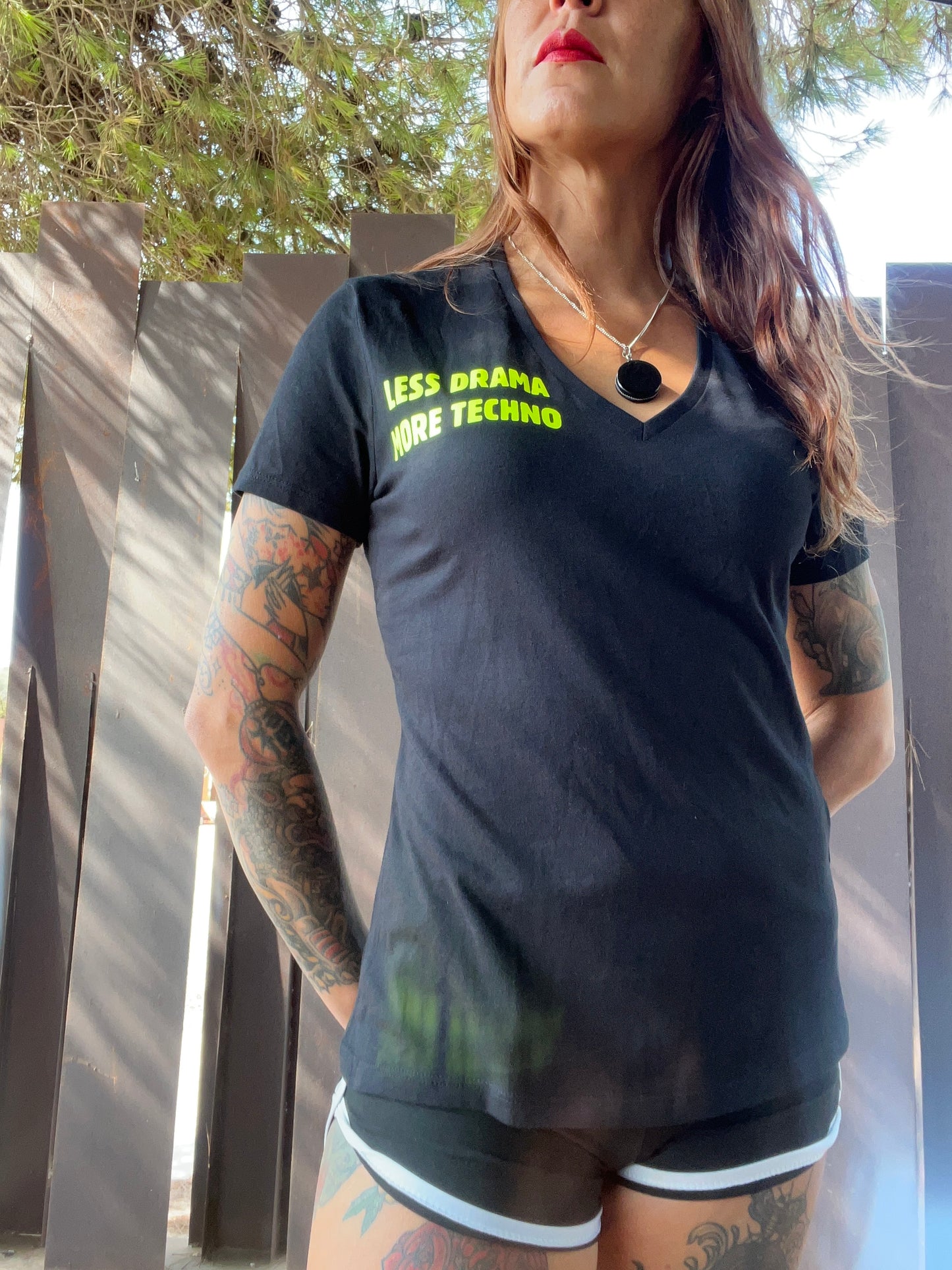 Camiseta Less drama more Techno algodón