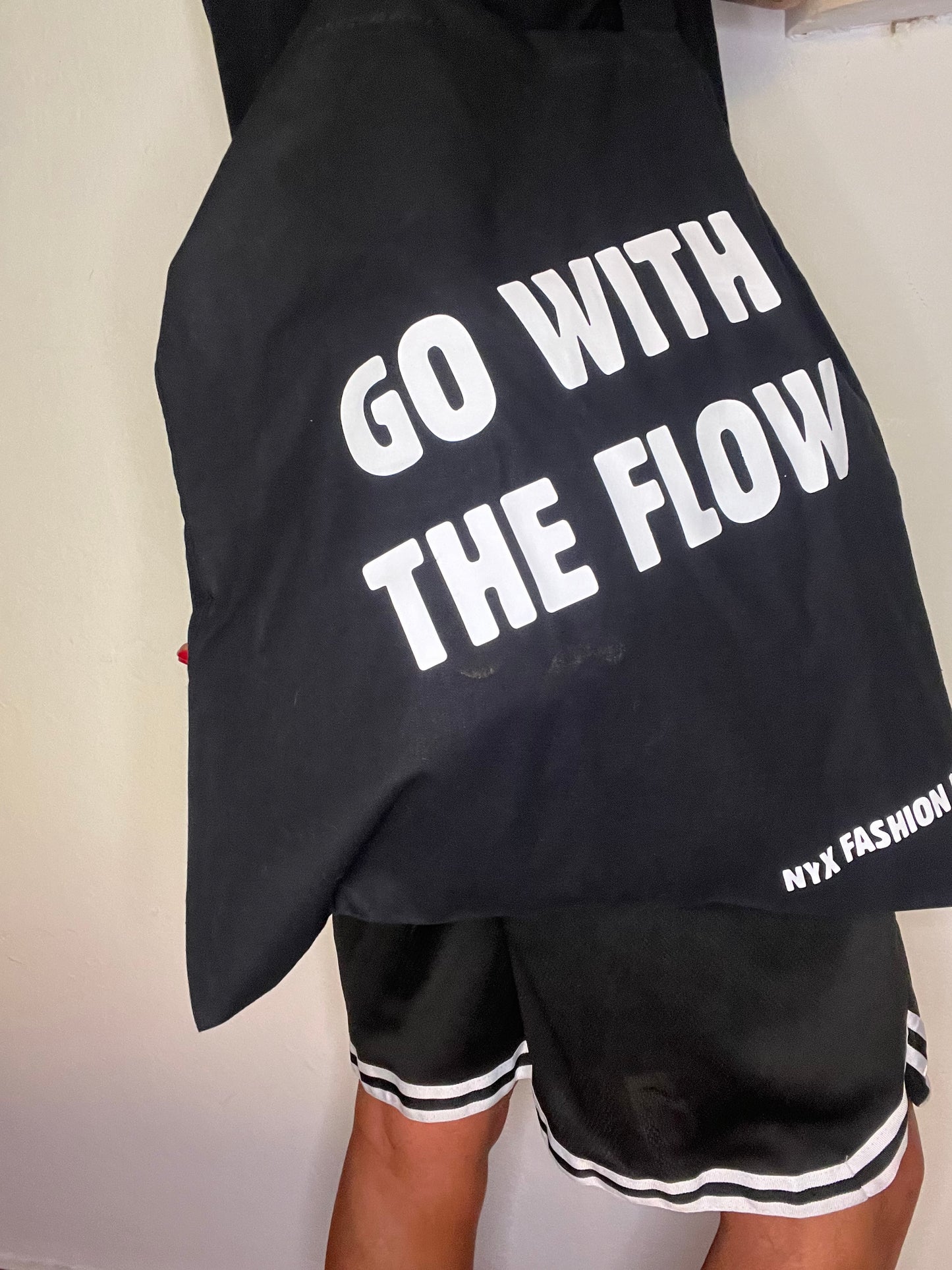 Tote bag negra go with the flow Nyx Fashion Ibz