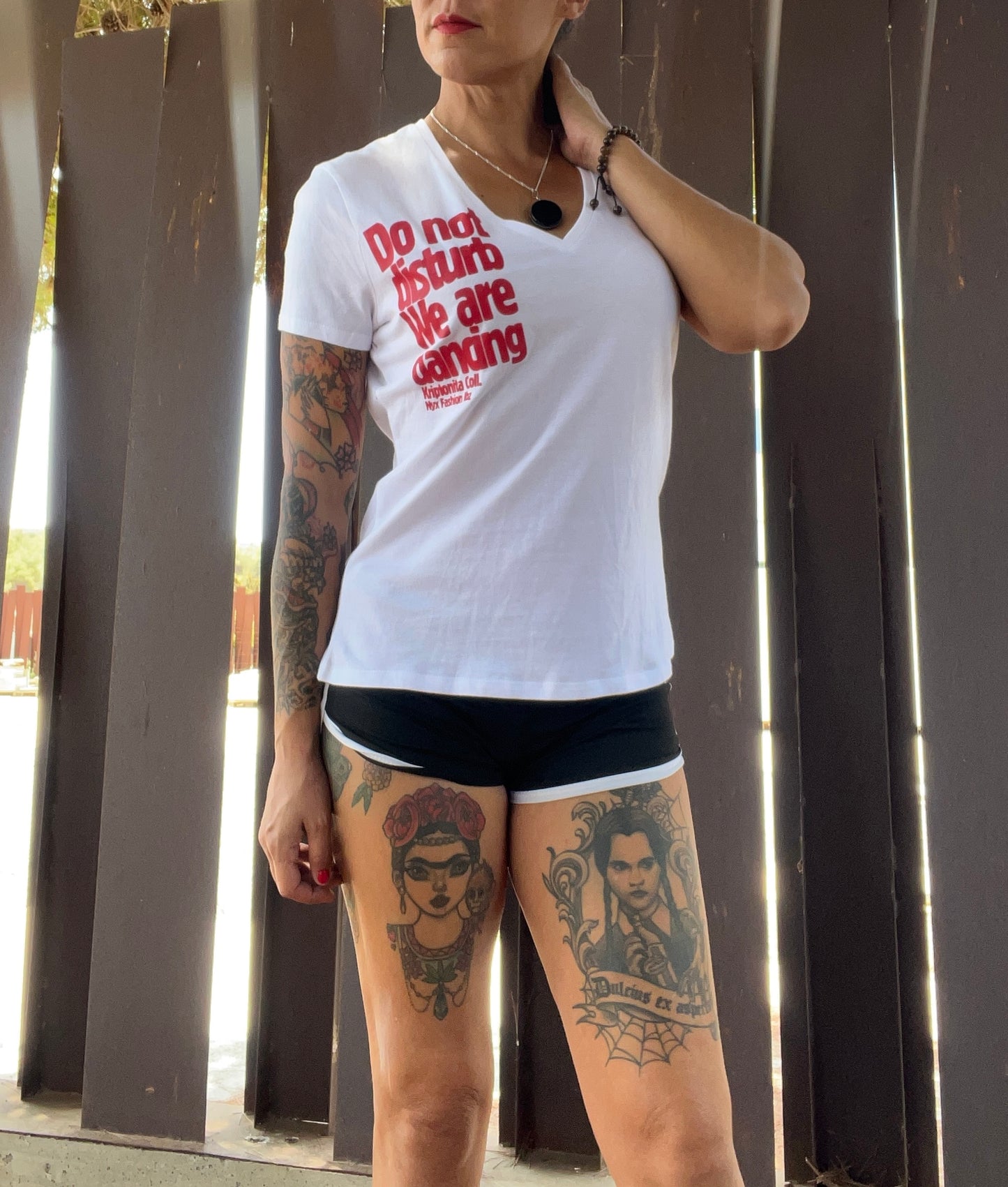 Camiseta mujer Do not disturb we are dancing Kriptonita Coll.