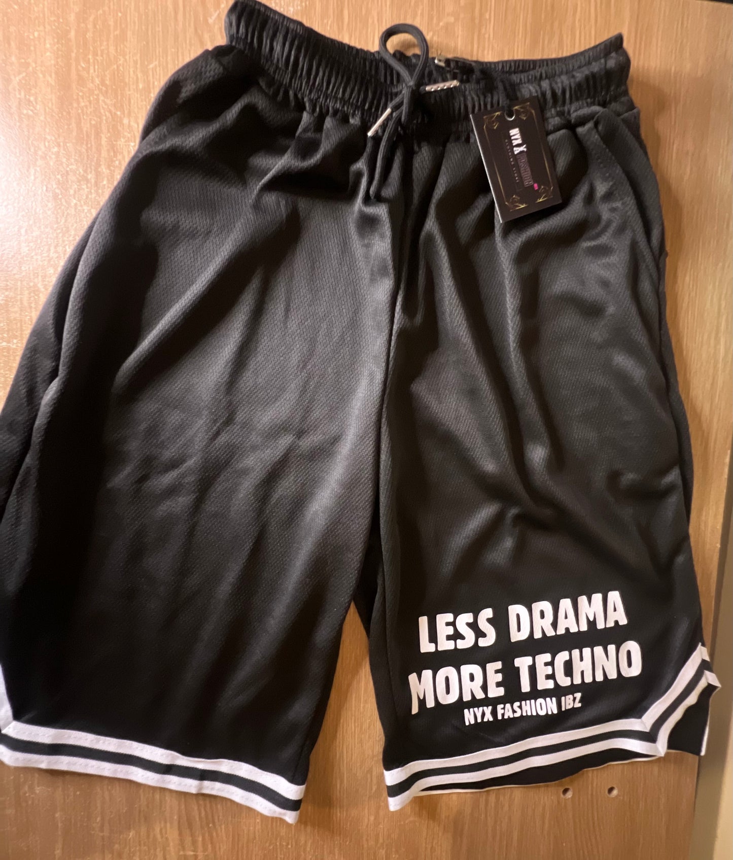 Shorts basket deportivos de hombre largos Less Drama More Techno