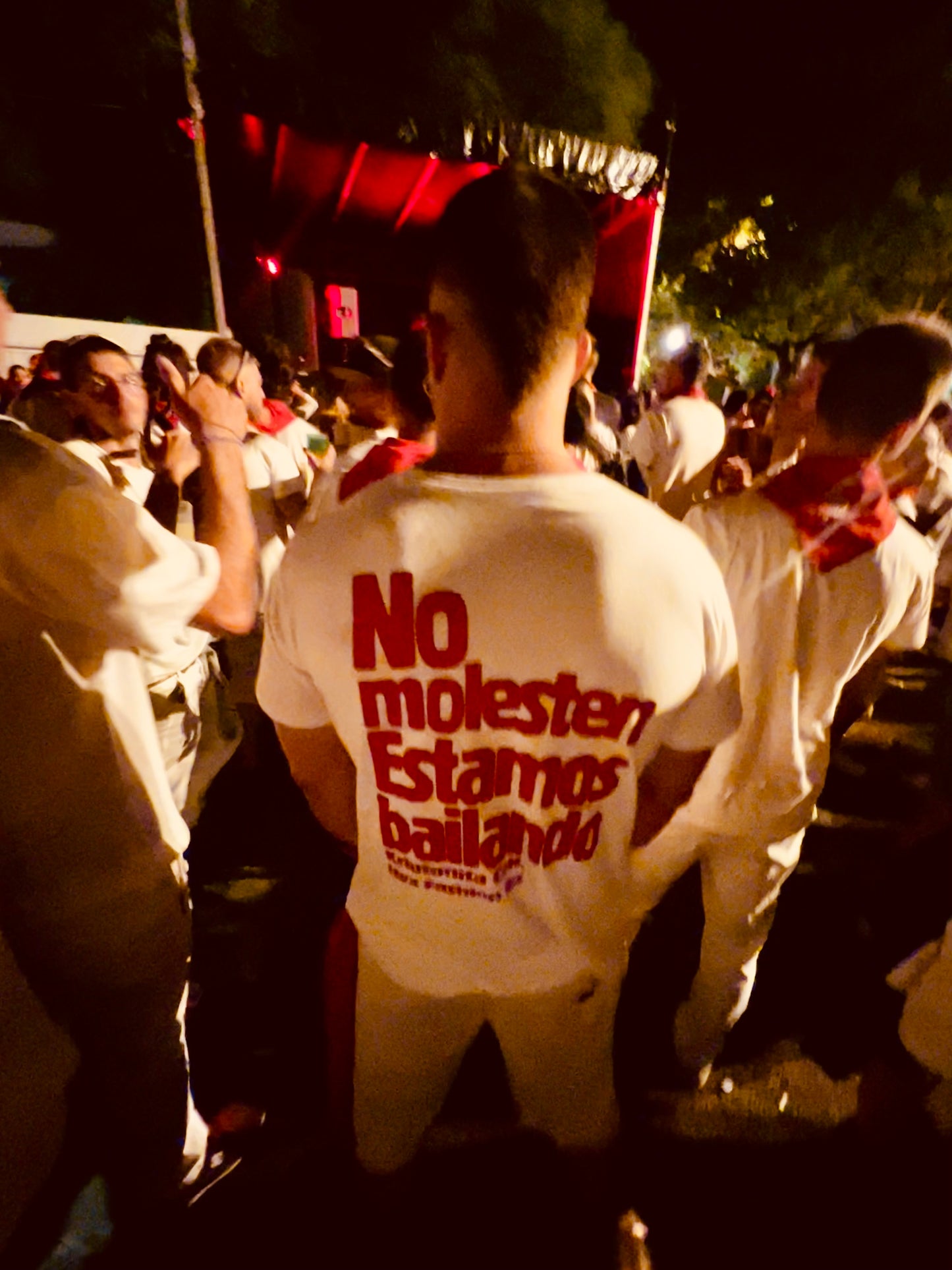 Camiseta San Fermín No molesten estamos bailando Kriptonita Coll.