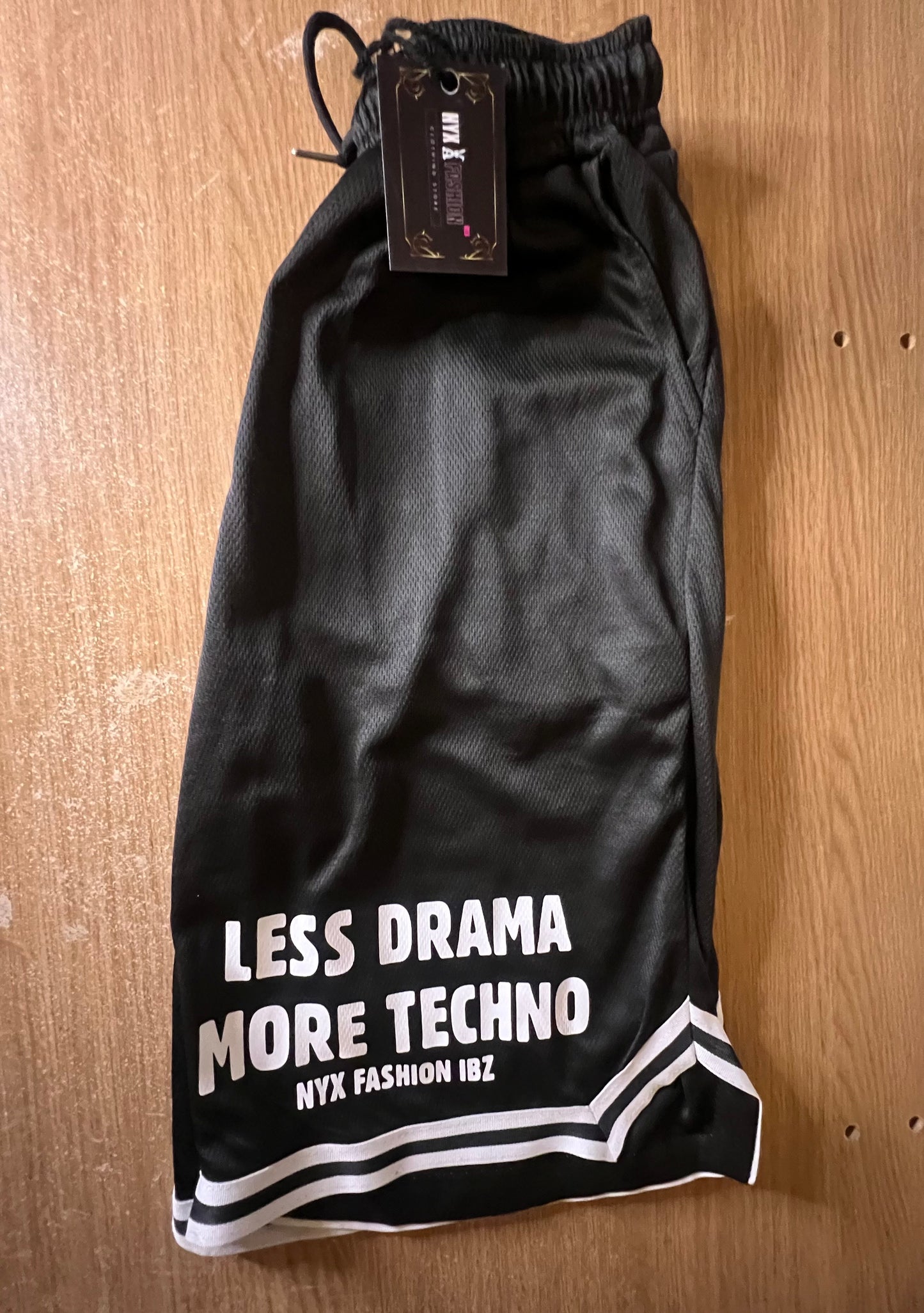Shorts basket deportivos de hombre largos Less Drama More Techno
