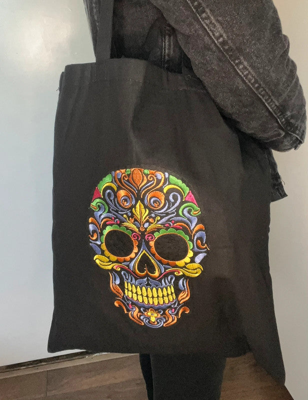 Tote bag negra calavera mexicana bordada de Nyx Fashion Ibz