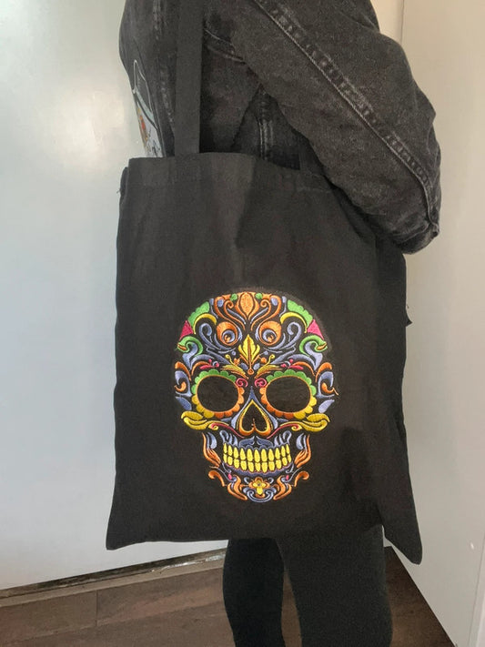 Tote bag negra calavera mexicana bordada de Nyx Fashion Ibz