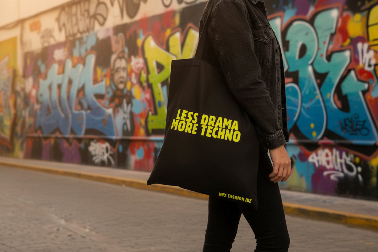 Bolso tote negro less drama more techno brilla oscuridad de Nyx Fashion Ibz