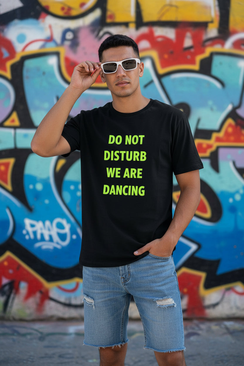 Camiseta Manga Corta do not disturb we are dancing Negra Nyx Fashion Ibz