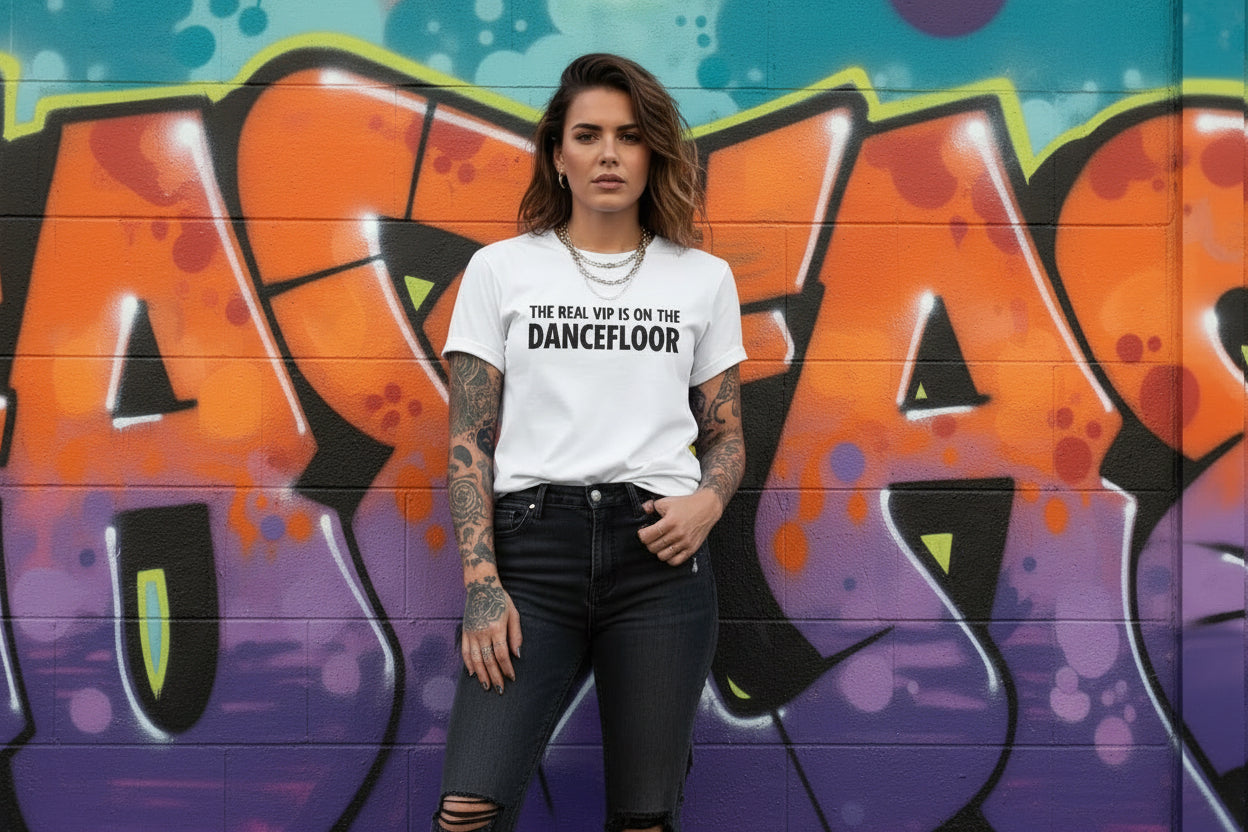 Camiseta The real VIP is on the dancefloor algodón
