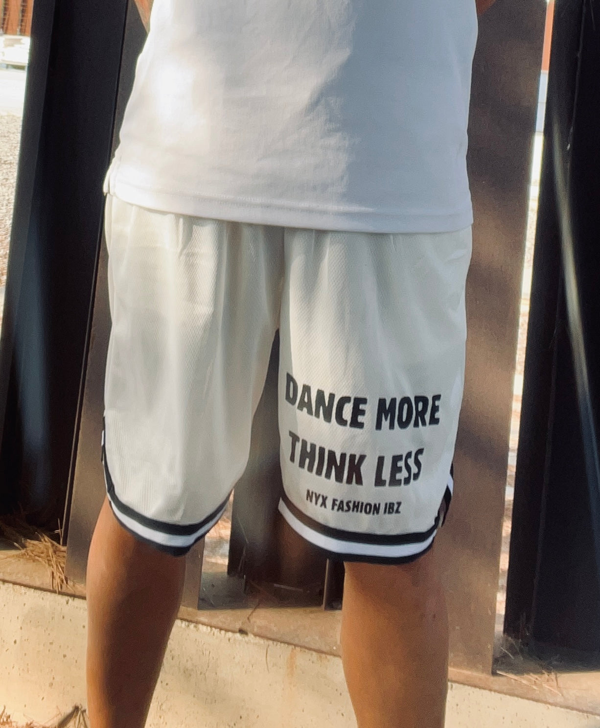 Shorts basket blancos deportivos de hombre largos dance more think Less