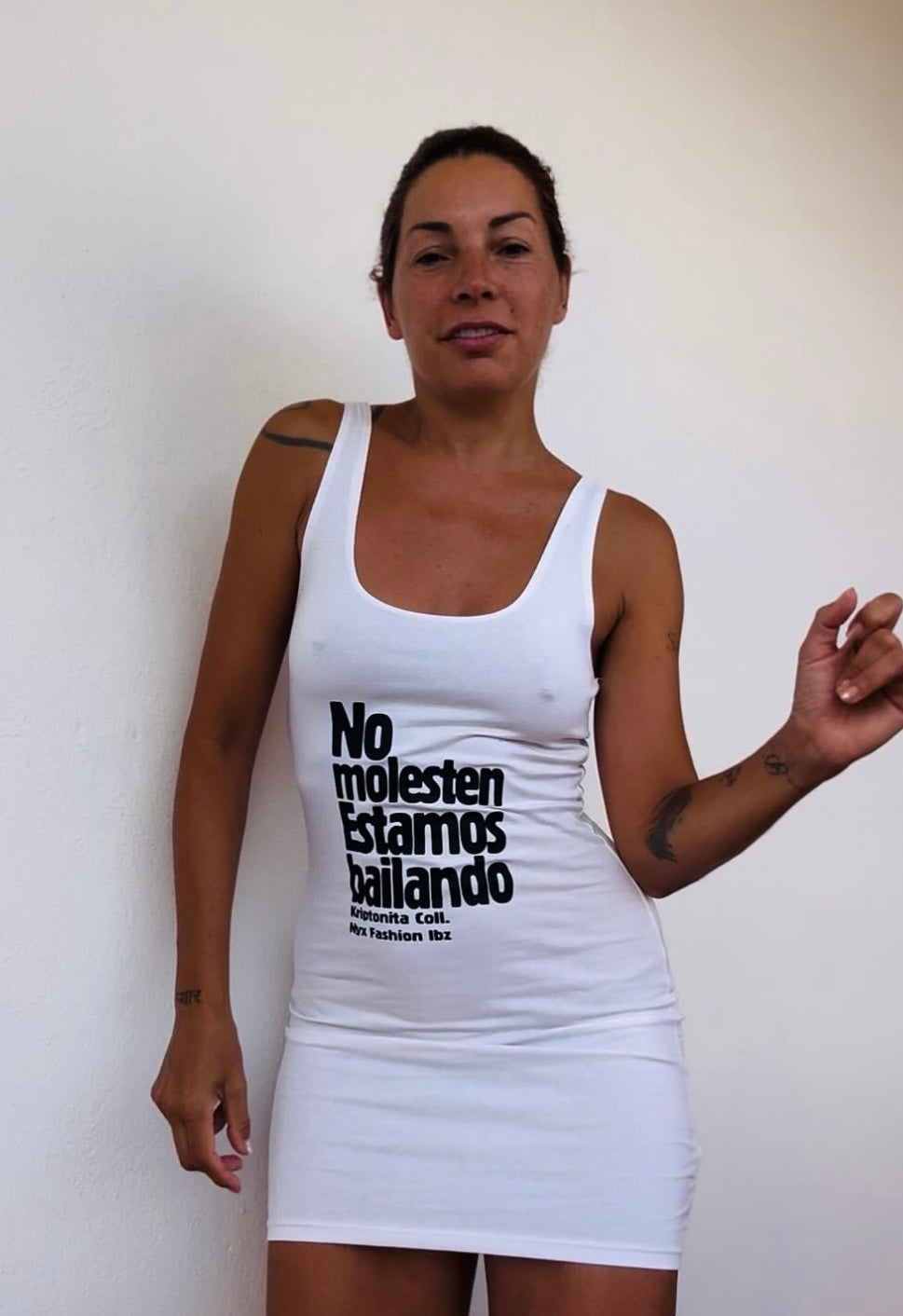 vestido blanco No molesten estamos bailando Kriptonita Coll