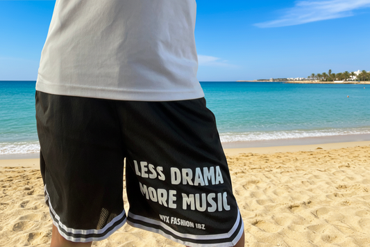 Short basket negro Less drama more music